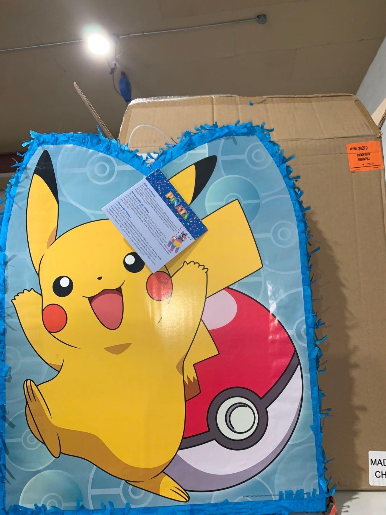 Poemon Pinata 4 x Pokemon Pikachu Pinata