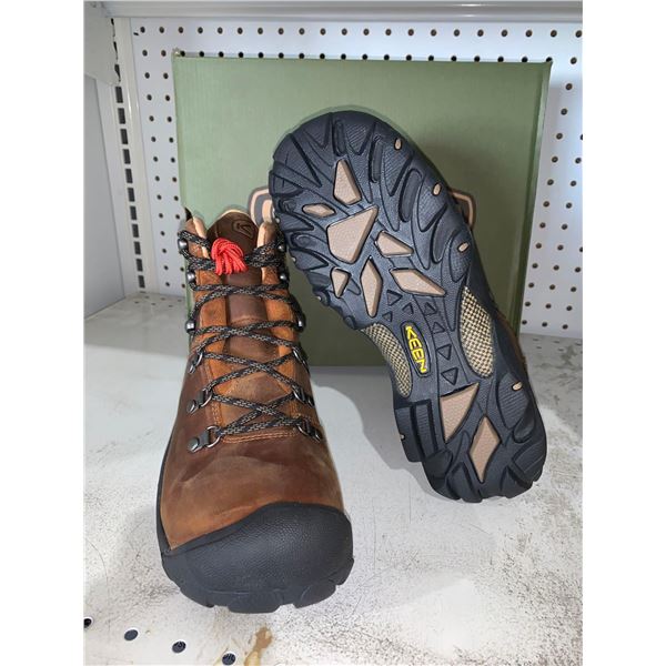 Keen Syrup  Women's Hiking Boots Size 7