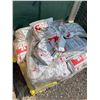 Image 3 : Pallet Lot of Can-Dry Absorbent & Ice Melt