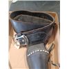 Image 3 : HAND GUN HOLSTER AND BELT - LEATHER SIZE 38