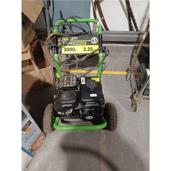 3000 PSI GAS PRESSURE WASHER - USED 3 TIMES