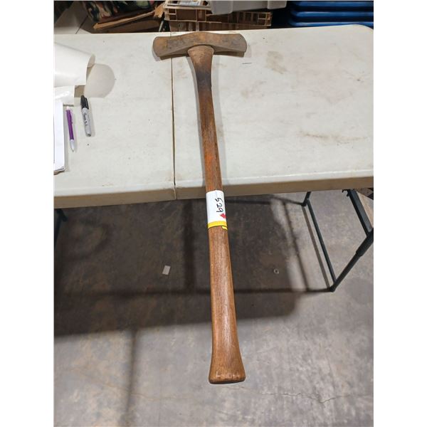 LONG HANDLE TWO SIDED AXE