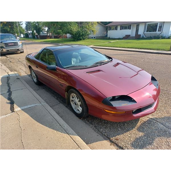 1995 CAMERO, 4 DOOR , AUTOMATIC, NEAR NEW TIRES, DRIVEN DAILY, RUNS NICE,