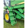 Image 8 : JD 7720 Titan II Combine, 2780 hrs, SN. X625599 c/w JD 212 6 belt pickup, reverser & chopper, 24.5x3