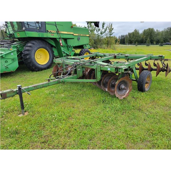 JD 1635 12' Heavy tandem Disc, Twin cyl., Knotched Front & Rear blades 22"-23", All the scrapers. 4-