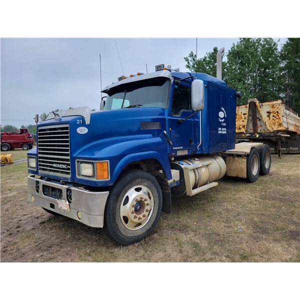 2014 Mack 600 Highway Truck, Integral Sleeper, 5th wheel, Mack Power, 18 spd, showing 312,573 Km, 11