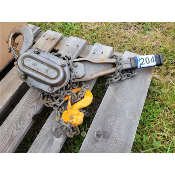 Approx. 1 ton rachet hoist