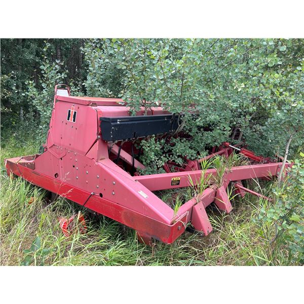 SELLING OFF SITE: IHC 2 x 14', Model 7200 Hoe-press drills c/w factory transport, requires castor re