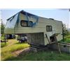 Image 3 : 10' Camper c/w hyd. jacks roof is poor (buyer is responsible to load) steel saw horses or steps DO N