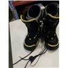 Image 2 : PAIR OF SIZE 9 SNOWBOARD BOOTS