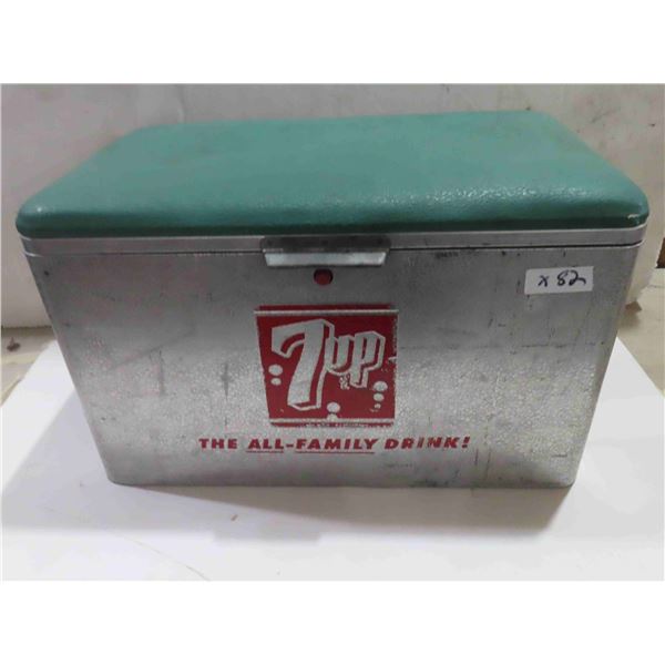 7UP Aluminum Picnic Cooler with Upholstered Top 13 1/2'' x 22''