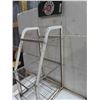 Image 6 : Canada Dry Rack 49'' x 16'' x 22'' with Sign 7'' x 15''