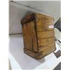 Image 2 : Eatons 4 Gallon Harness Oil Can with Fitted Shipping Crate 