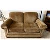 Image 1 : LA-Z-BOY LOVESEAT; MATCHES LOT #1