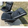 Image 5 : PAIR OF MATCHING BLACK, LEATHER RECLINING CHAIRS