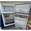 Image 5 : REFRIGERATOR FREEZER - WORKS!