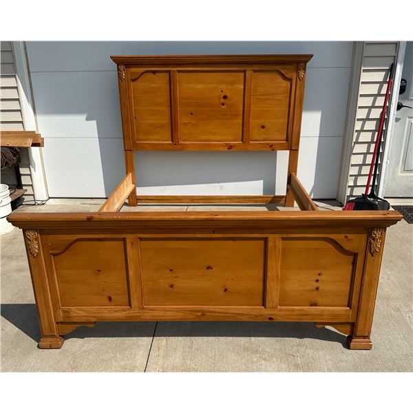 WOODEN BEDFRAME, QUEEN SIZED