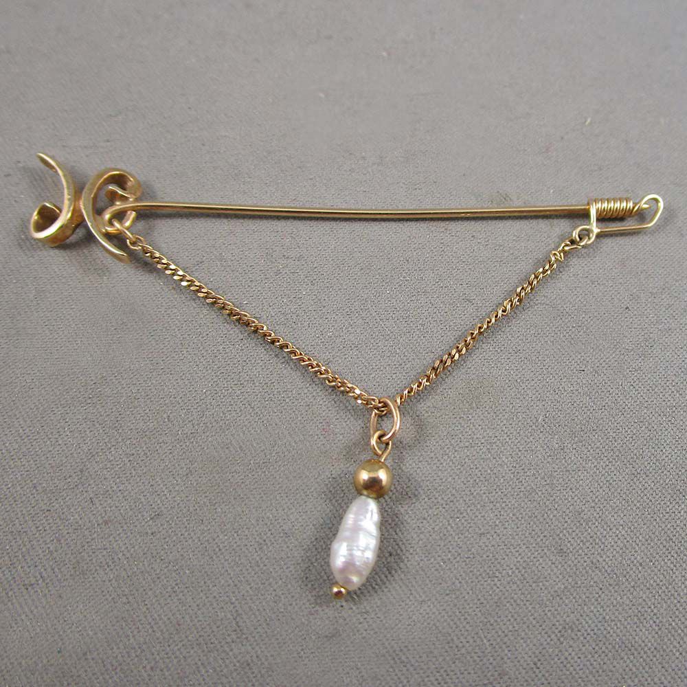 10K Gold Brooch with Fresh Water Pearl