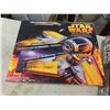 Image 2 : 3 Star Wars Collectibles ; Revenge of the Sith Anakin jedi Star Fighter Toy, Cantina