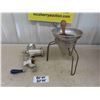 Image 1 : Large Sponge Meat Grinder & Fruit Press