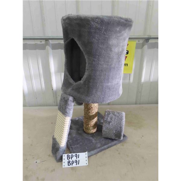 Smaller Size Cat Play Toy - House, Looks Hardly Used 23  Tall 