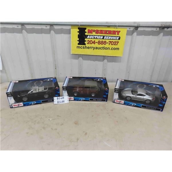 3 Maisto Special Edition 1:18 Scale Die Cast Vehicles ; Boxed Audi RS4, Jeep 