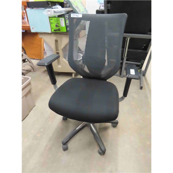 Cloth Seat Swivel Office Chair