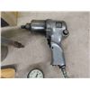 Image 2 : Air Impact Gun, 2 Air Sprayers, Air Hose, Air Brush Kit, plus more