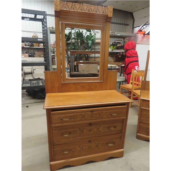 East Lake Dresser 31'' x 38'' x 18'' with Swing Mirror 42'' x 27'' - Very