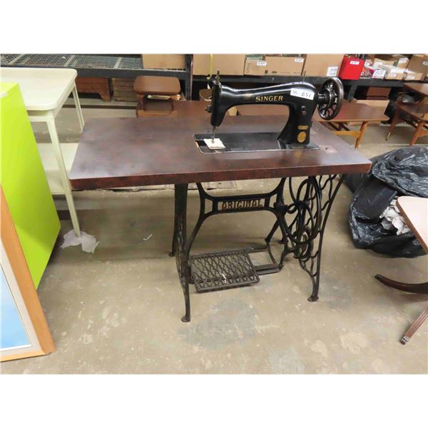 Singer Treadle Sewing Machine