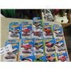 Image 2 : 29 Hot Wheels in Packages