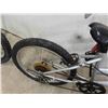 Image 5 : 2 Pedal Bikes ; Super Cycle 20'' , Misty 18''