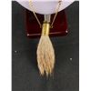 Image 2 : Vintage Handcrafted Federal  45 utom. Shell with possible Squirrel Hair Pendant & Chain Necklace 27"