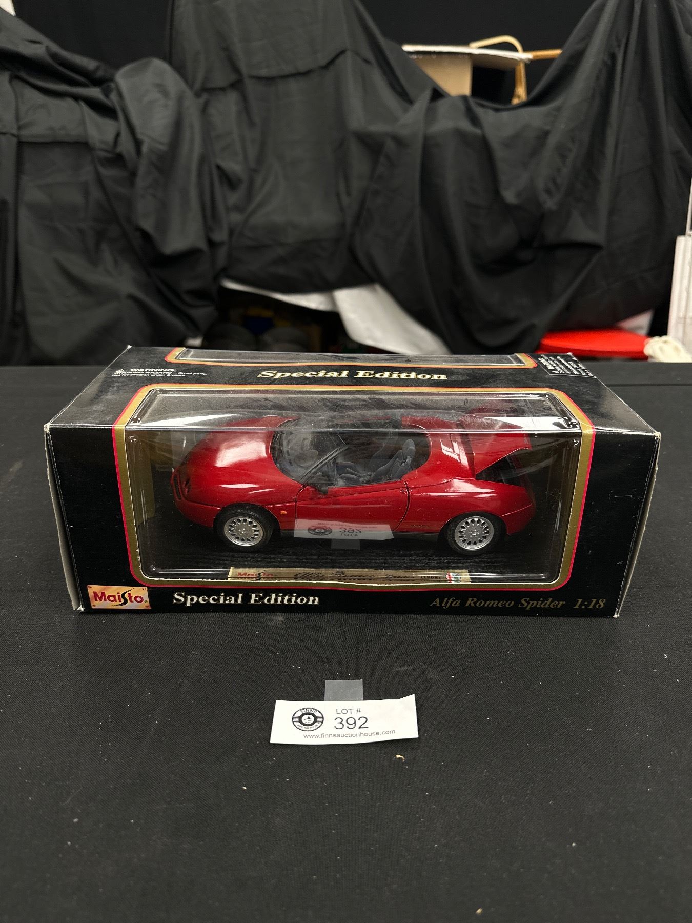 Universal Hobbies Alfa Romeo Spider 1:18 – Voiture De Collection Noire, échelle 1/18