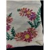 Image 3 : Vintage Embroidered Linens