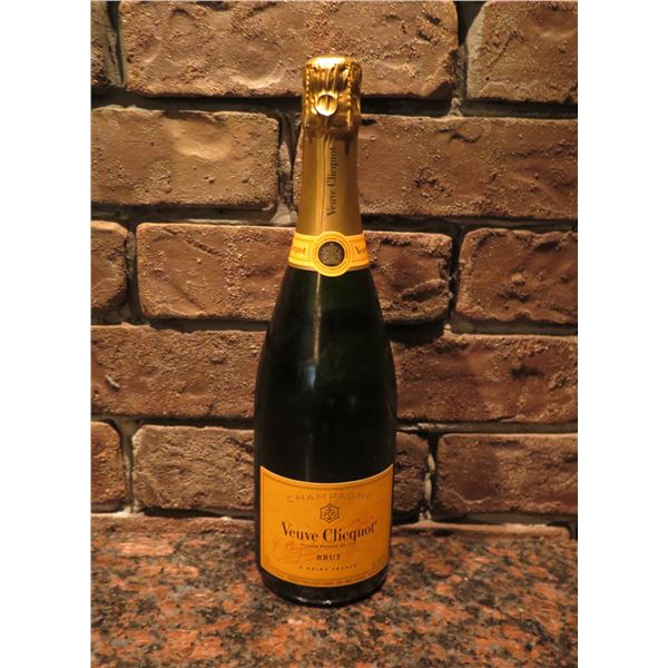 Qty 1 Bottle Veuve Clicquot Brut Champagne