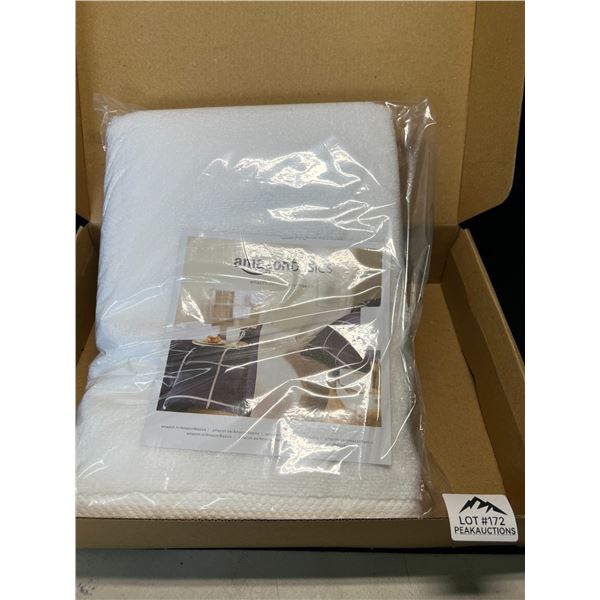 Lot of 1 AmazonBasics Quick-Dry 3-PC Towel Set - White