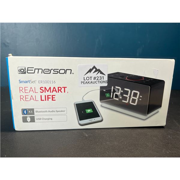 Lot of 1 Emerson SmartSet Jumbo Display Dual Alarm Clock Radio w/ USB Charging