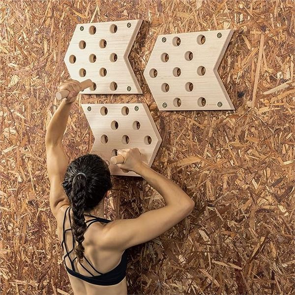 Lot of 1 Navaris Wooden Climbing Pegboards for Walls