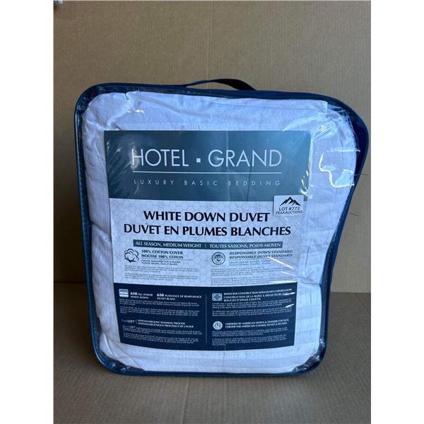 Lot of 1 Hotel Grand White Down Duvet - Queen Size - All Season, Medium Weight White Duvet