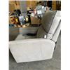 Image 3 : Lot of 1 Palliser Markland II Power Recliner Chair
