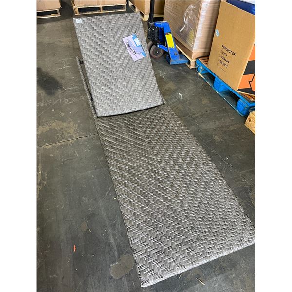 Lot of 1 Sunvilla Woven Chaise Lounge Chair