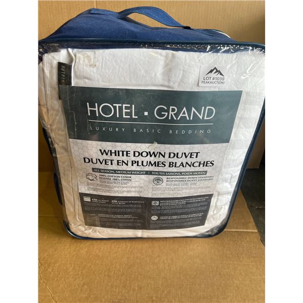 Lot of 1 Hotel Grand White Down Duvet - Queen Size - All Season, Medium Weight White Duvet