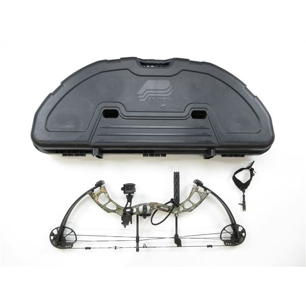 BEAR CRUZER COMPOUND BOW WITH CASE