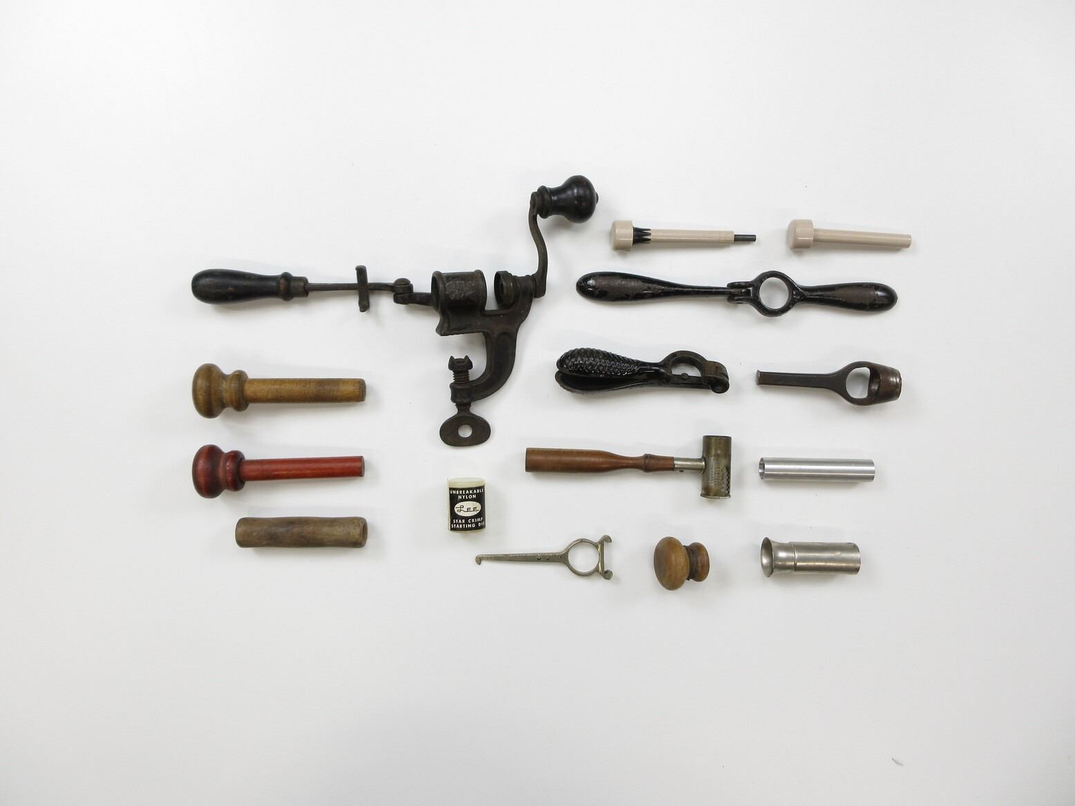 VINTAGE 12 GAUGE SHOT SHELL HAND LOADING TOOL LOT