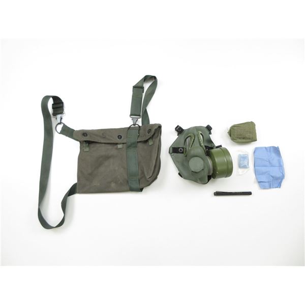 YUGOSLAVIAN M-59 GAS MASK KIT
