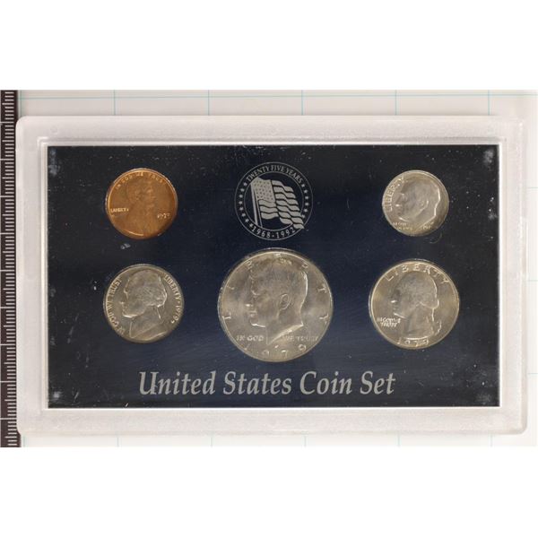 1979 US COIN SET IN HARD PLASTIC HOLDER