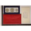 Image 2 : 1976 US 3 COIN SILVER BICENTENNIAL SET IN RED