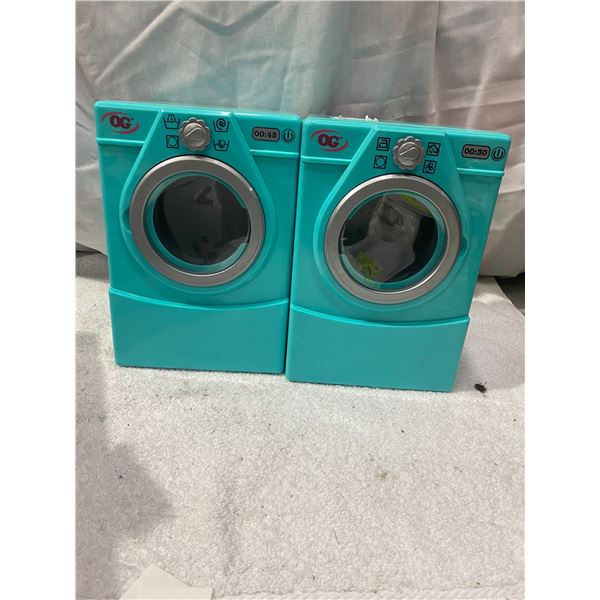 Toy washer and dryer
