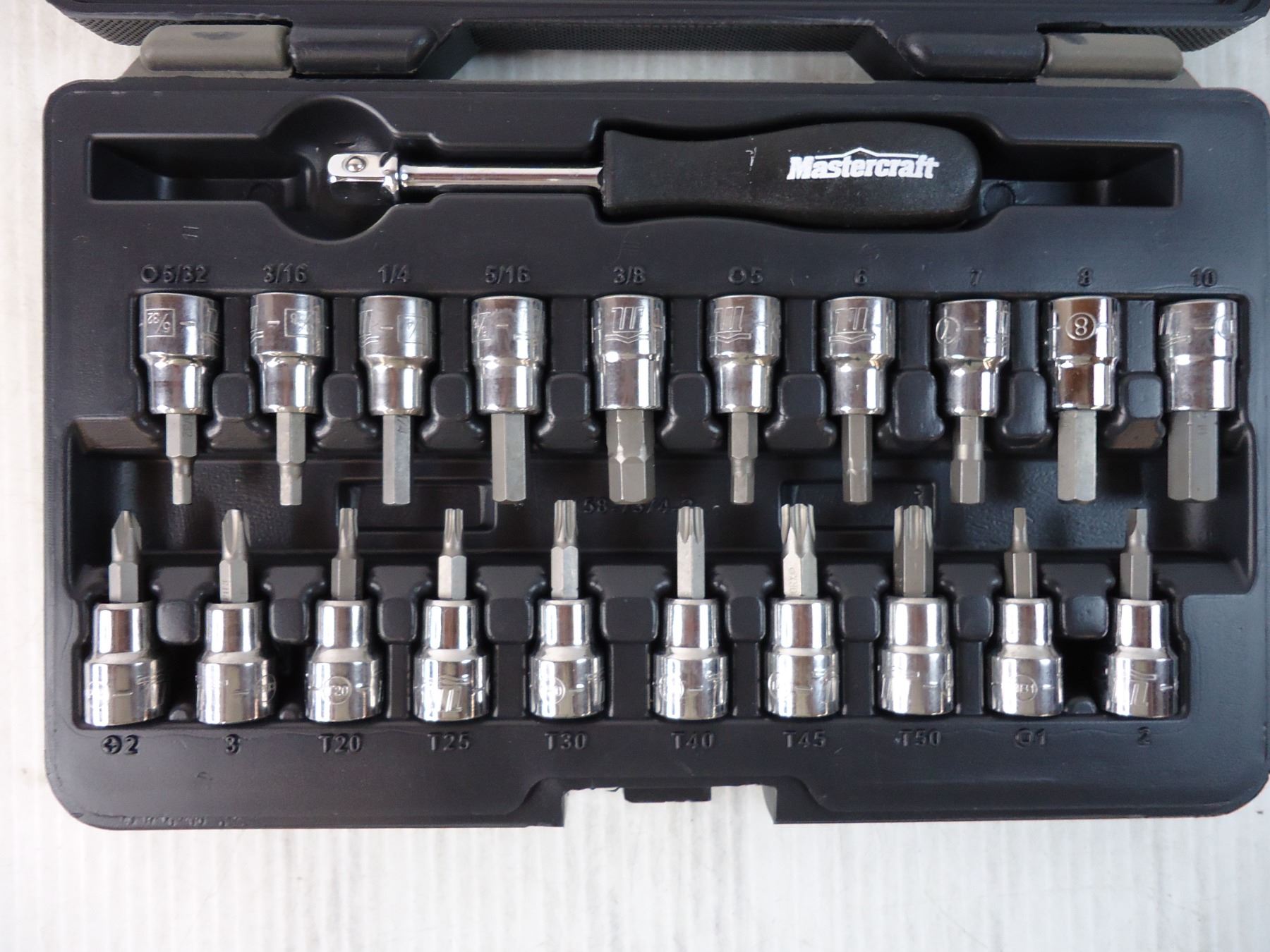 Set Clef Mastercraft Mastercraft Socket Set and Mastercraft Compact Cordless Screwdriver Set